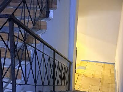 квартира за адресою Черняхівського вул., 28