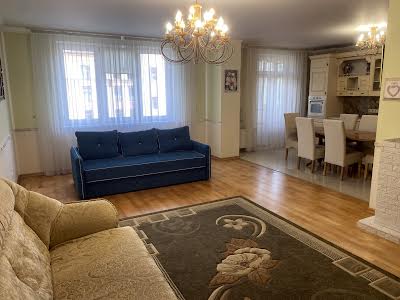 квартира за адресою Раїси Окіпної вул., 8