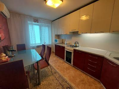 квартира за адресою Володимира Івасюка просп. (Героїв Сталінграду), 7