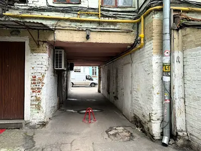 коммерческая по адресу Межигорская ул., 22