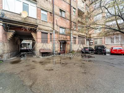 коммерческая по адресу Большая Житомирская ул., 17