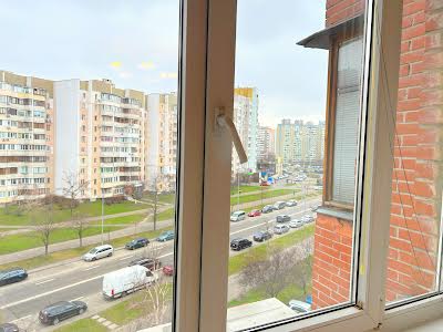 квартира за адресою Київ, Драгоманова вул., 17