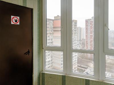 квартира за адресою Анни Ахматової вул., 22