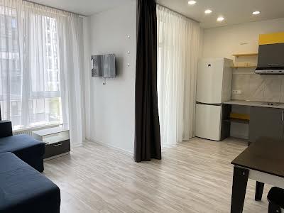 квартира за адресою Київ, Салютна вул., 2к4