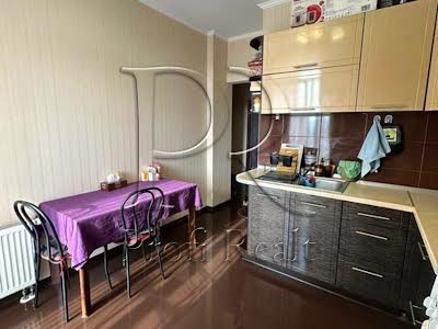 квартира за адресою Регенераторна вул., 4