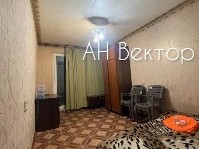 квартира за адресою Героїв Праці вул., 28Б