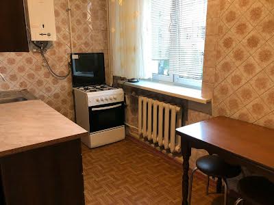 квартира за адресою Почайнинська вул., 45/48