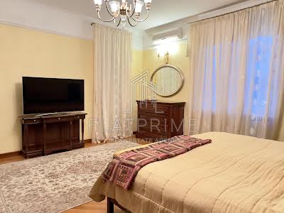 квартира за адресою Старонаводницька вул., 13-А