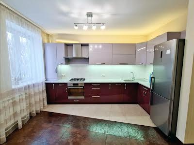 квартира по адресу Лебединская ул., 3