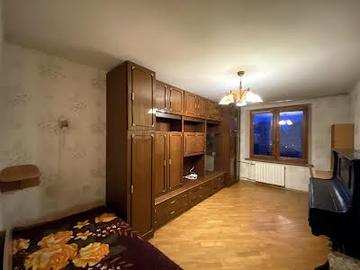 квартира по адресу Киев, Николая Ушакова ул., 2