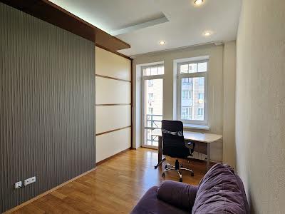 квартира за адресою Панаса Мирного вул., 8