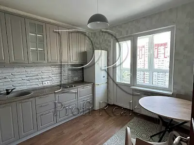 квартира за адресою Софії Русової вул., 7