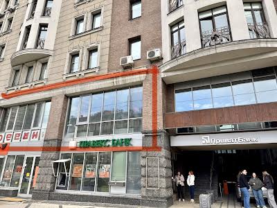 комерційна за адресою Саксаганського вул., 120