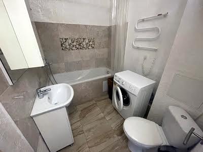 квартира за адресою Регенераторна вул., 4