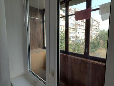 квартира за адресою Братиславська вул., 42