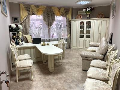 коммерческая по адресу Гусовського ул., 11/11