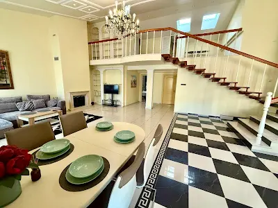 квартира за адресою Панаса Мирного вул., 8