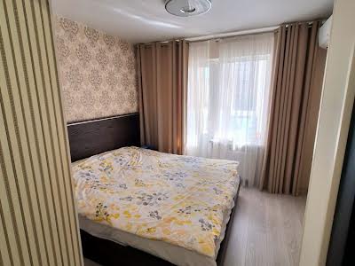 квартира за адресою Бориса Гмирі вул., 12-Б