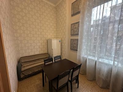 квартира за адресою Шовковична вул., 16-Б