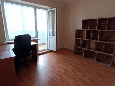 квартира за адресою Ревуцького вул., 18