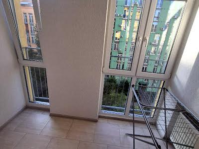 квартира за адресою Регенераторна вул., 4