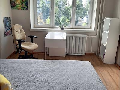 квартира за адресою Ореста Левицького вул. (Академіка Курчатова), 3