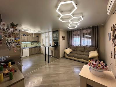 квартира за адресою Драгоманова вул., 2
