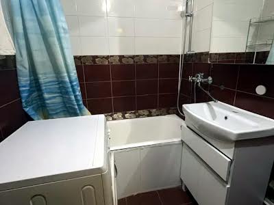 квартира за адресою Ревуцького вул., 11-В