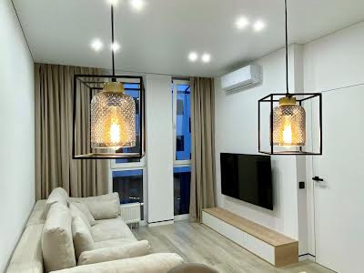 квартира за адресою Салютна вул., 2к8