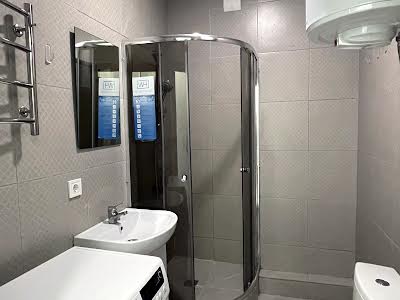 квартира за адресою Київ, Салютна вул., 2к3