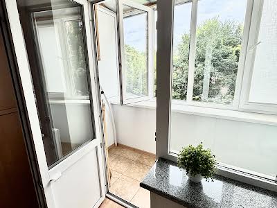 квартира за адресою Введенська вул., 42