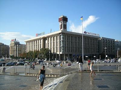 комерційна за адресою майдан Незалежності пл., 2