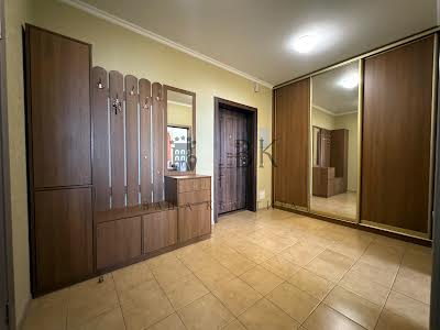 квартира за адресою Авіаконструктора Ігоря Сікорського вул. (Танкова), 1-Б