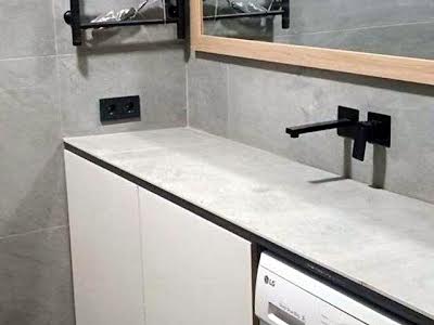 квартира за адресою Салютна вул., 2к18