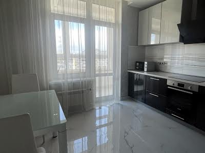 квартира за адресою Драгоманова вул., 10