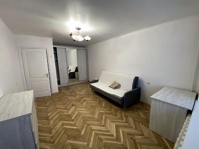 квартира за адресою Сергія Набоки пл., 4