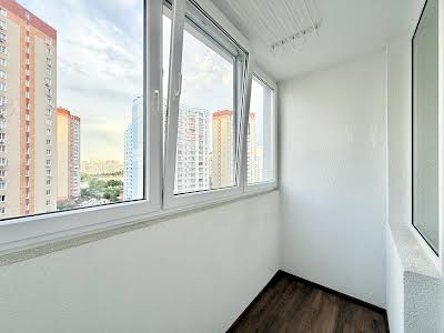 квартира за адресою Драгоманова вул., 2