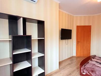 квартира за адресою Братська вул., 12