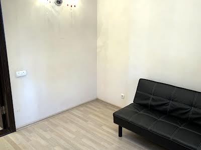 квартира за адресою Анни Ахматової вул., 13-Б