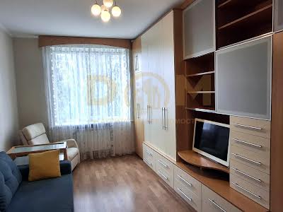 квартира за адресою Черняховського вул., 12