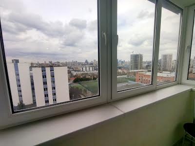 квартира за адресою Стадіонна вул., 13