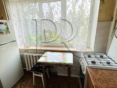 квартира за адресою Братиславська вул., 4