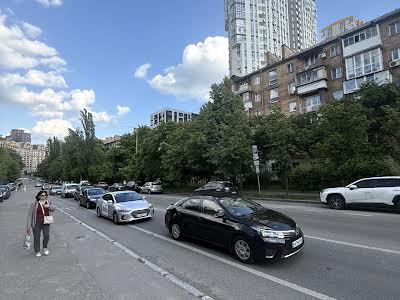 квартира по адресу Ростиславська вул., 5-б