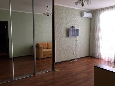 квартира за адресою Драгоманова вул., 40з