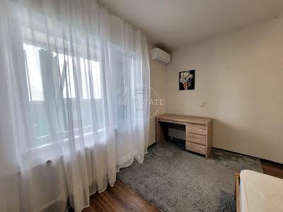 квартира по адресу Драгоманова ул., 8-Б