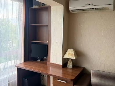 квартира за адресою Левка Лук'яненка вул. (Маршала Тимошенка), 1