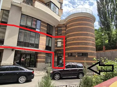 комерційна за адресою Лесі Українки бульв., 7-Б