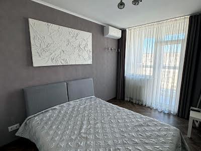 квартира по адресу Драгоманова ул., 2а