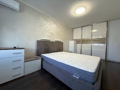 квартира по адресу с. Софиевская борщаговка, Миру ул., 30