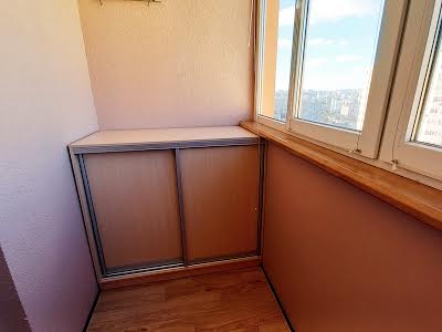 квартира за адресою Сім'ї Кульженків вул. (Петра Дегтяренка), 31-А